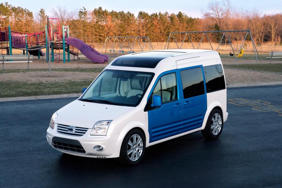 Ford Transit Connect Family One Concept 2009 года  (фото 5 из 39)